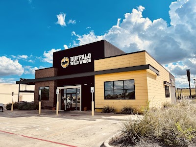 Buffalo Wild Wings Gril #677