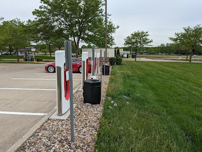 Tesla Supercharger West Des Moines