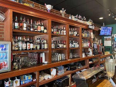 Peephole Bar & Grill