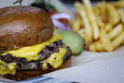 The Grill At Broken Tee