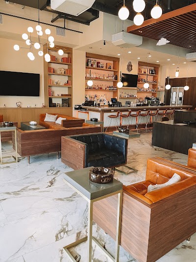 Cigar Paradise Royal Loung