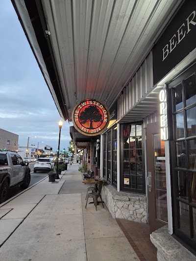 (b) Twisted Oak Venue
