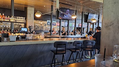 Great Divide Roadhouse And Tap Room