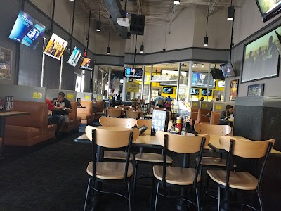 Buffalo Wild Wings Gril #636