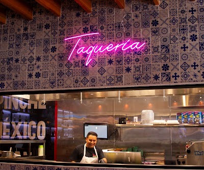 De Maiz Taco Cantina