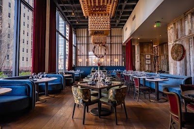 White Oak Kitchen & Cocktails