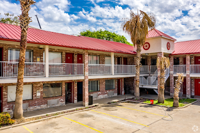 Econo Lodge Inn & Suites