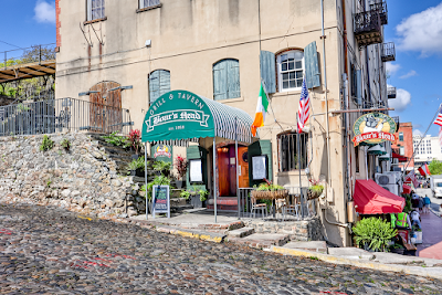 Boar’s Head Grill & Tavern (sav)