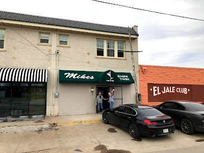 Mikes Gemini Twin Lounge