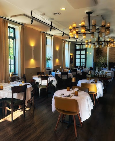 Elaines Restaurant & Bar