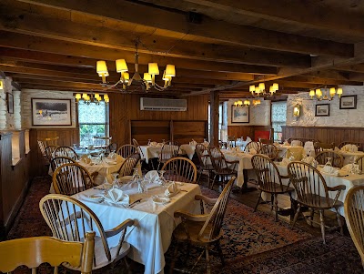 Bay Pony Inn