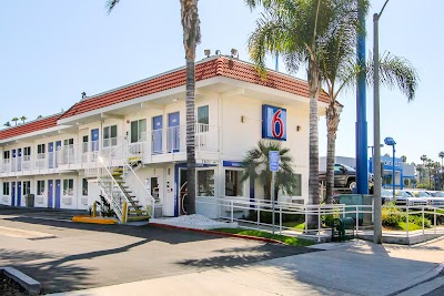 Motel 6