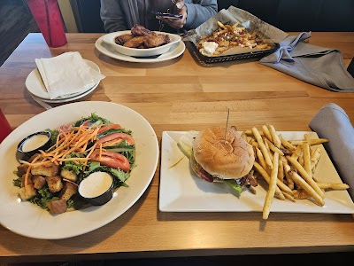 Longboards Williamsburg Dining & Ti